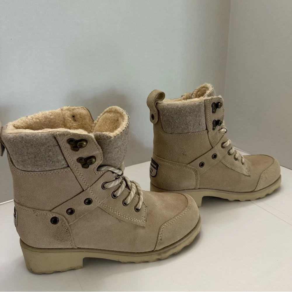 BEARPAW Alicia Suede Lace-Up Boot US 7 Women's Block Heels Boots - Picture 3 of 6